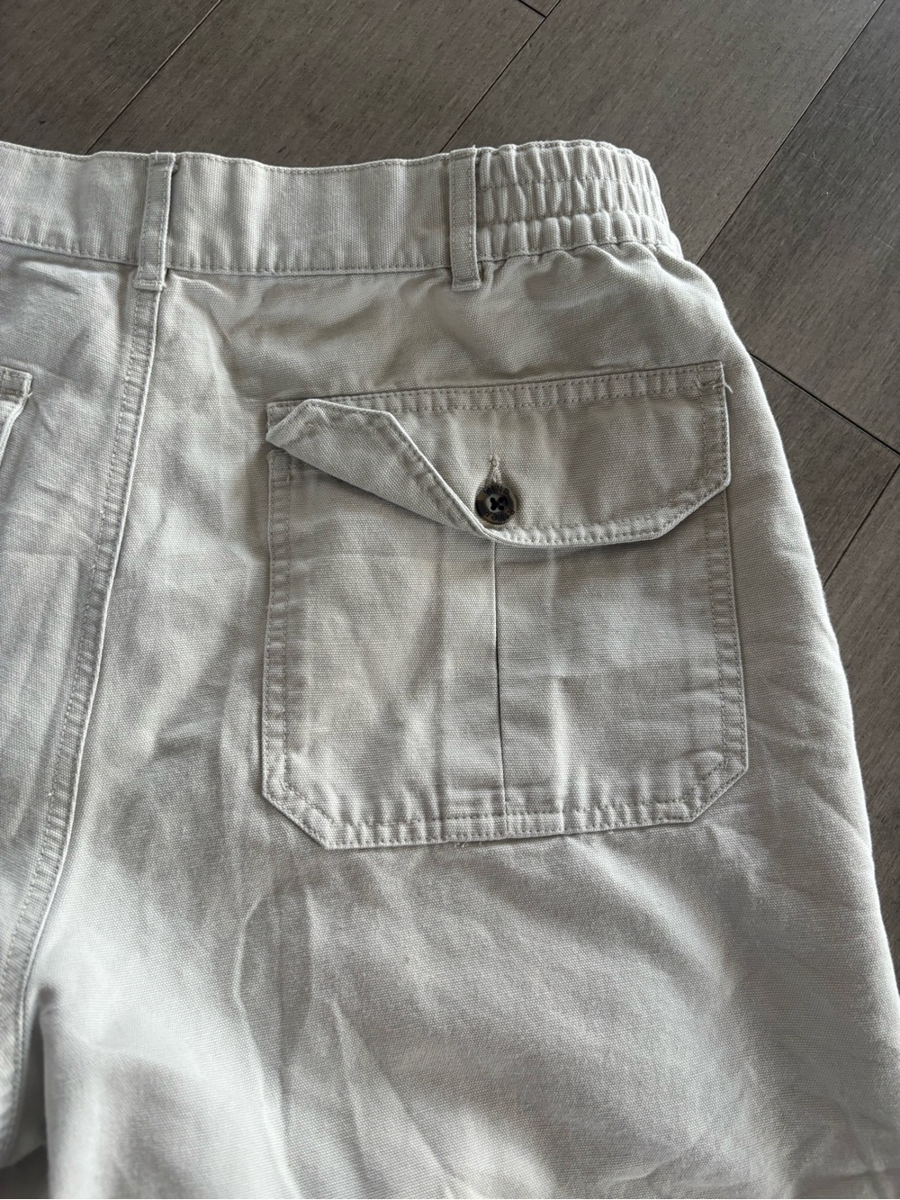 Light Cream Men's Cargo Shorts with Utility Pockets - Picture 9 of 10